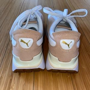 Neutral color puma sneakers